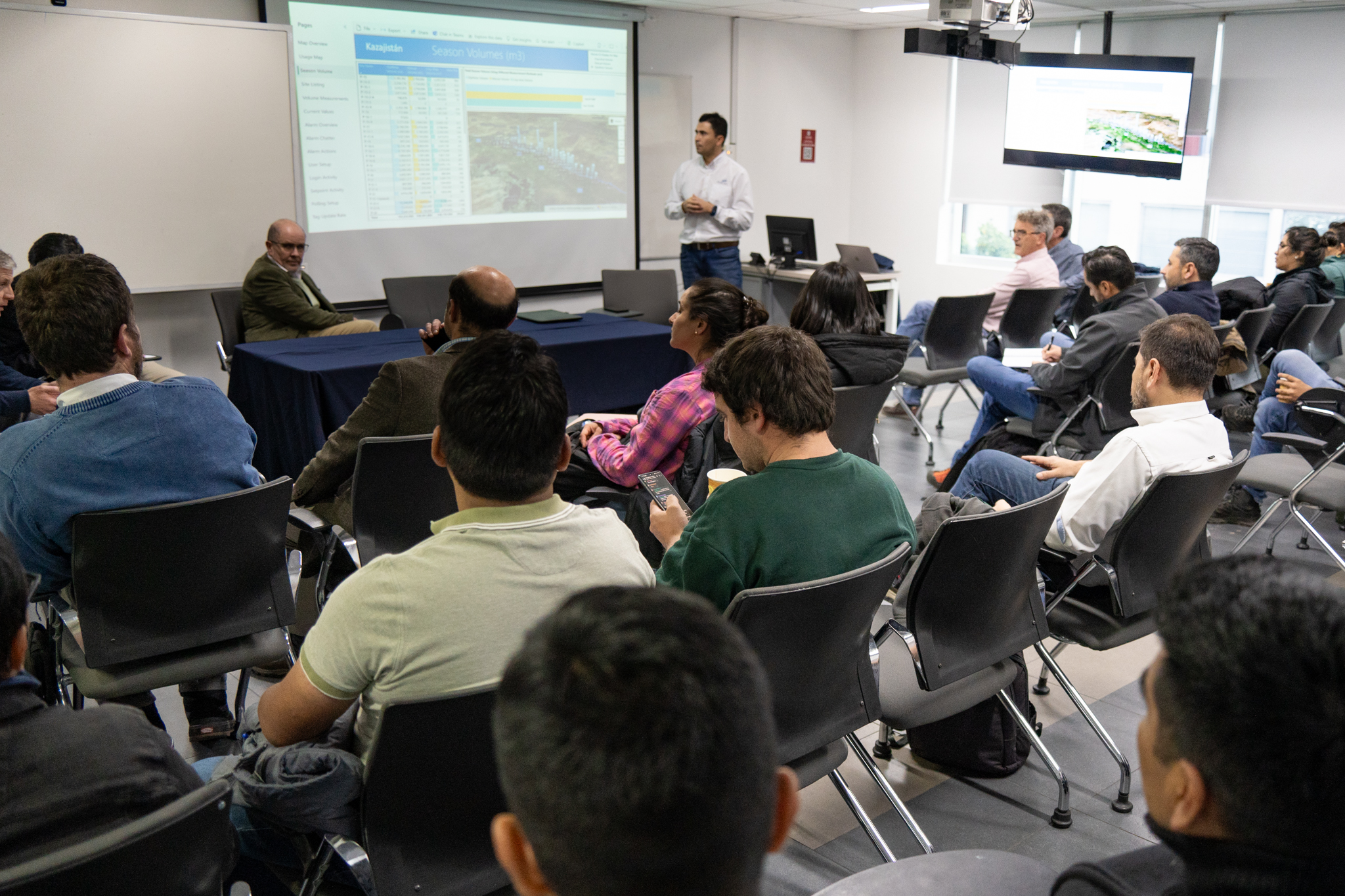 Gerente técnico JVRM participó conversatorio sobre políticas hídricas y gestión de agua para riego