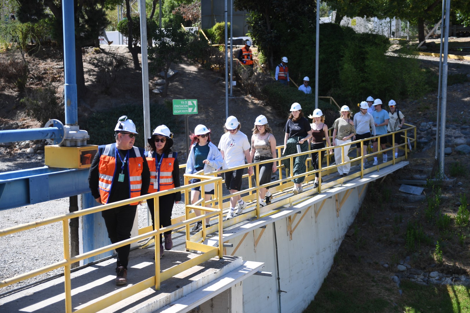 Estudiantes de Lincoln University visitaron la Junta de Vigilancia del río Maipo Primera Sección en San José de Maipo, Chile
